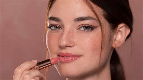 nude look|Perfect Nude Makeup Look in 8 Easy Steps 